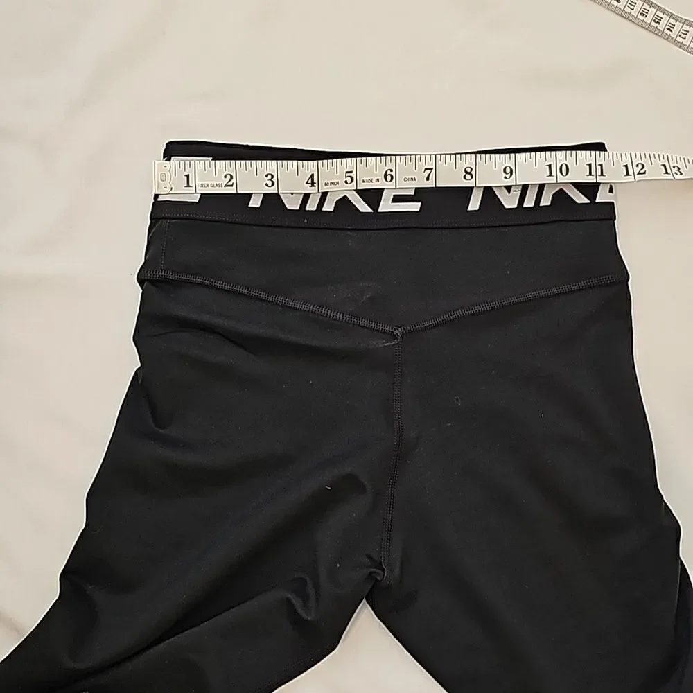 The Nike One Tight Fit Leggings xs
